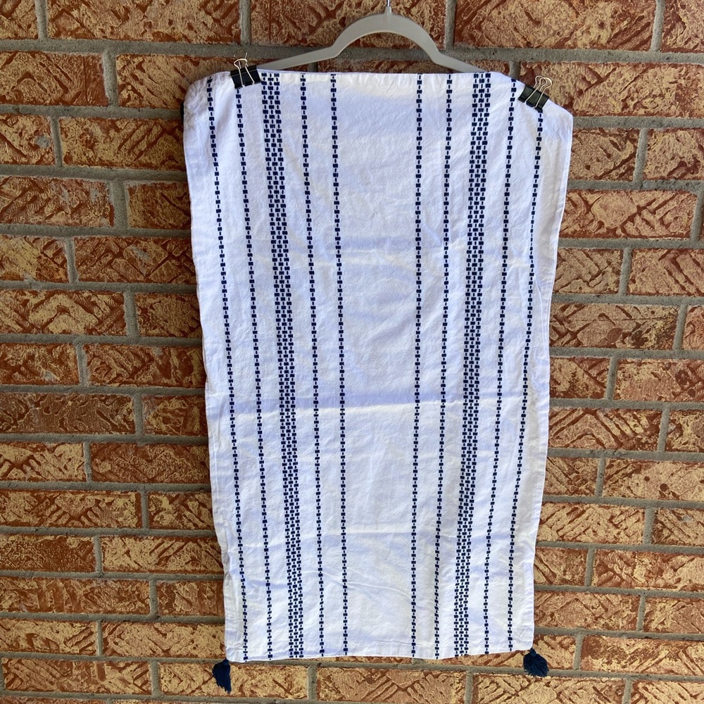 (1) One King’s Lane pillow case